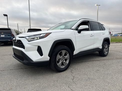 Used 2024 Toyota RAV4 XLE AWD/4WD image 2