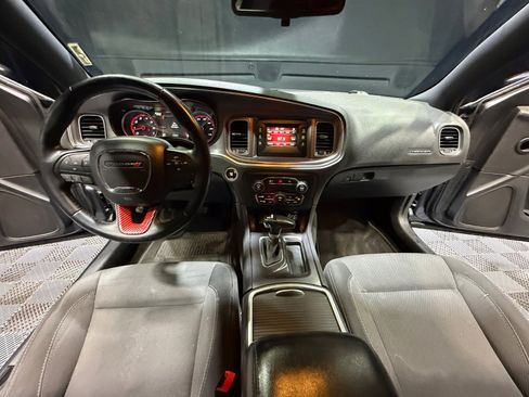 Used 2016 Dodge Charger SE RWD image 20