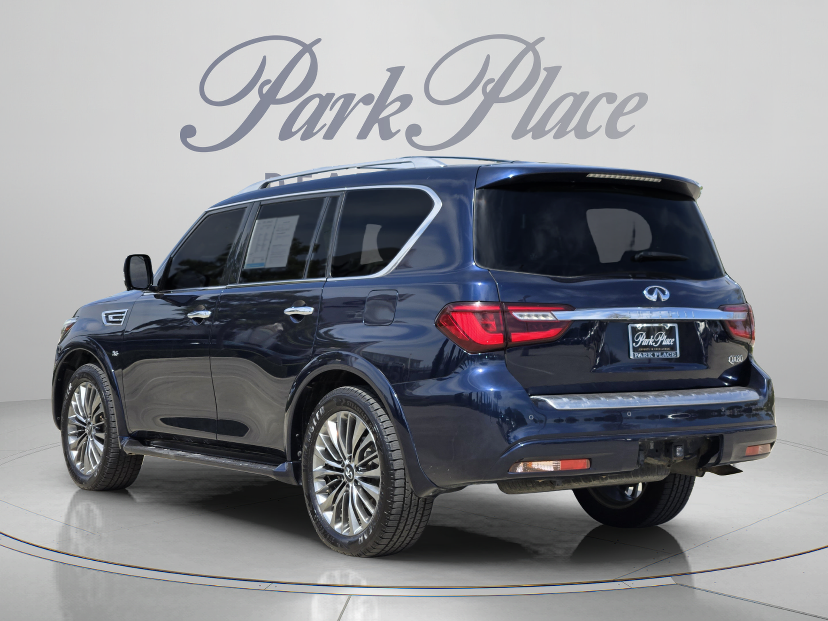 Used 2018 INFINITI QX80 4WD w/ Driver Assistance Package image 3