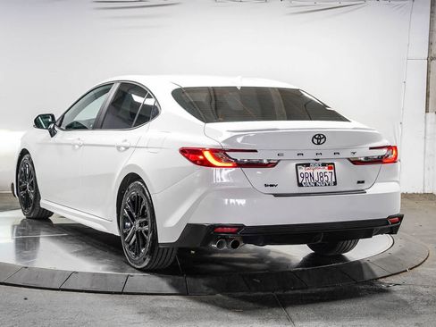Used 2025 Toyota Camry SE FWD image 4