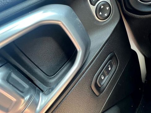 Used 2021 Jeep Wrangler Unlimited Sahara image 23