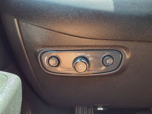 Used 2021 Chevrolet Equinox LT FWD image 11