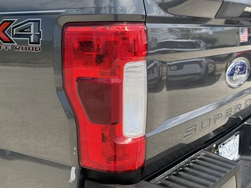 Used 2019 Ford F250 Lariat w/ Lariat Ultimate Package AWD/4WD image 37