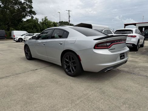 Used 2019 Dodge Charger SXT w/ Blacktop Package RWD image 19