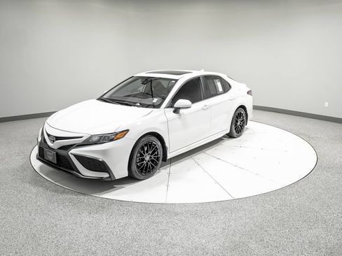 Used 2023 Toyota Camry SE FWD image 34