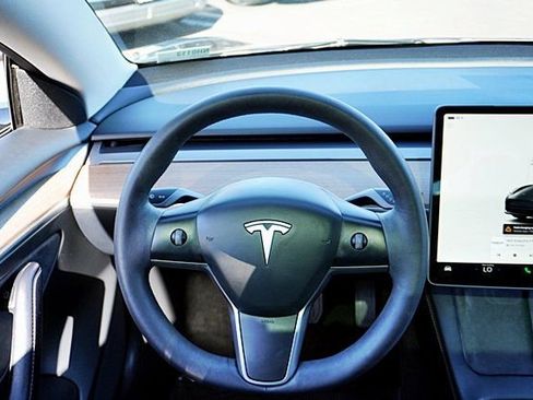 Used 2023 Tesla Model 3 Standard Range image 20