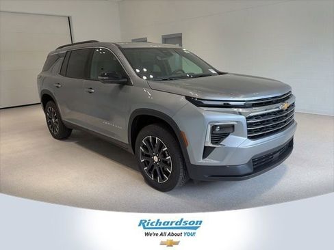 New 2026 Chevrolet Traverse LT w/ Sun and Wheel Package AWD/4WD image 1