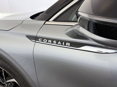 Used 2023 Lincoln Corsair Reserve w/ Equipment Group 202A image 18