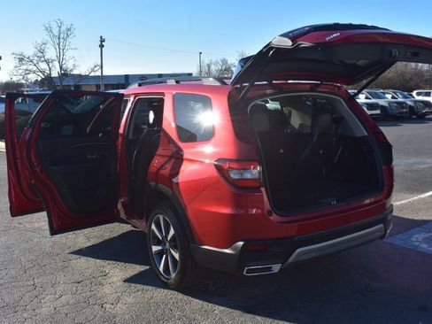 Used 2025 Honda Pilot Elite image 18