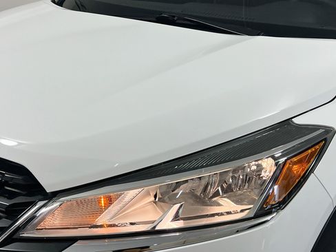 Used 2022 Nissan Kicks S FWD image 11