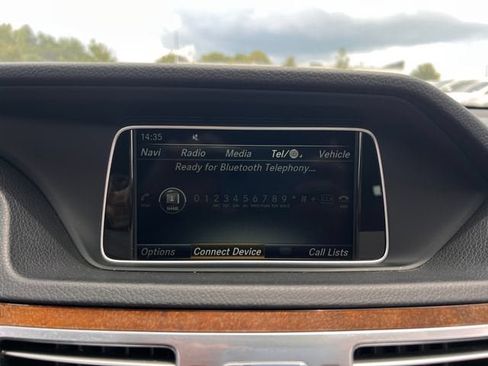 Used 2016 Mercedes-Benz E 350 Sedan w/ Keyless Go Package image 23