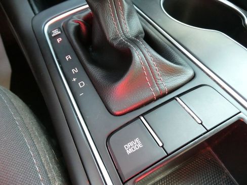 Used 2019 Kia Sorento FWD V6 image 26