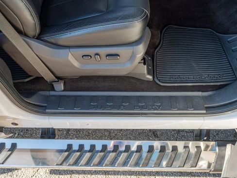 Used 2015 Ford F250 Lariat w/ Lariat Ultimate Package image 45