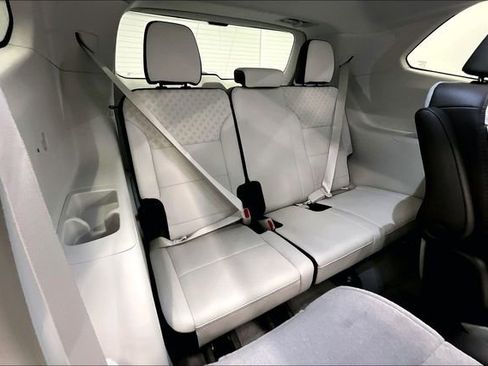 Used 2025 GMC Acadia Denali w/ Super Cruise Package image 31