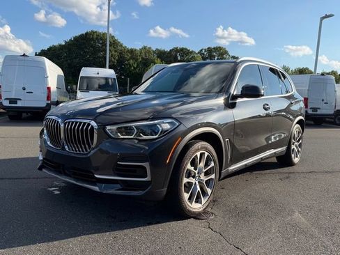 Used 2023 BMW X5 xDrive40i w/ Executive Package AWD/4WD image 3