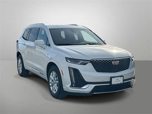 Used 2025 Cadillac XT6 Luxury image 25