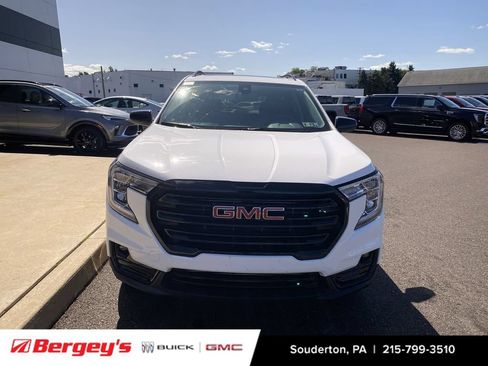Used 2023 GMC Terrain SLT w/ Elevation Edition AWD/4WD image 15