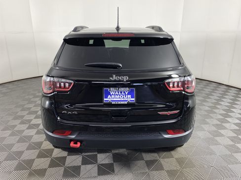 Used 2025 Jeep Compass Trailhawk w/ Sun & Sound Group AWD/4WD image 7