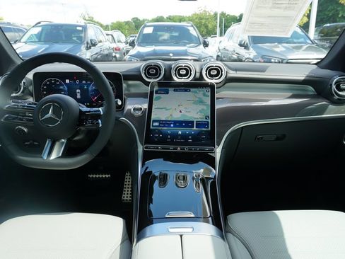 Used 2026 Mercedes-Benz GLC 300 4MATIC image 41