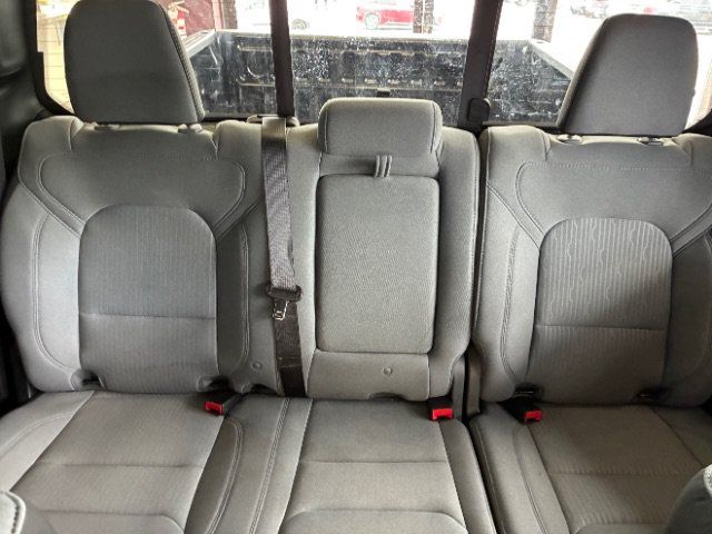 Used 2023 RAM 1500 Big Horn AWD/4WD image 32