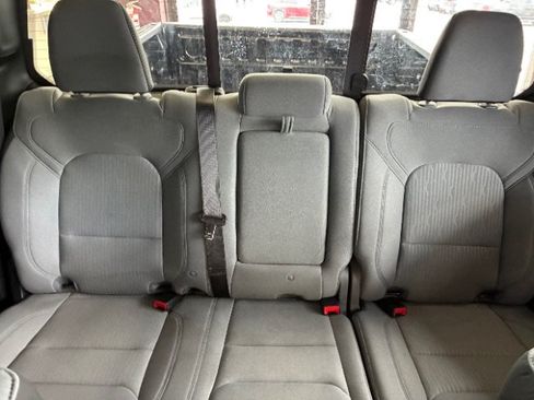 Used 2023 RAM 1500 Big Horn AWD/4WD image 32