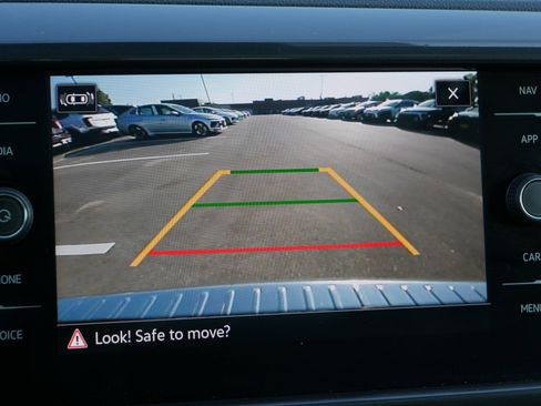 Used 2023 Volkswagen Taos SEL image 27