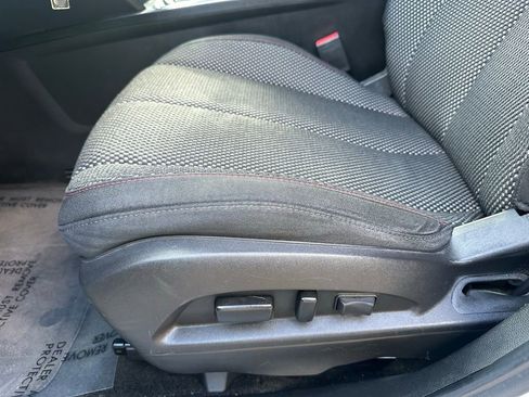 Used 2017 Chevrolet Equinox LT w/ Convenience Package image 21