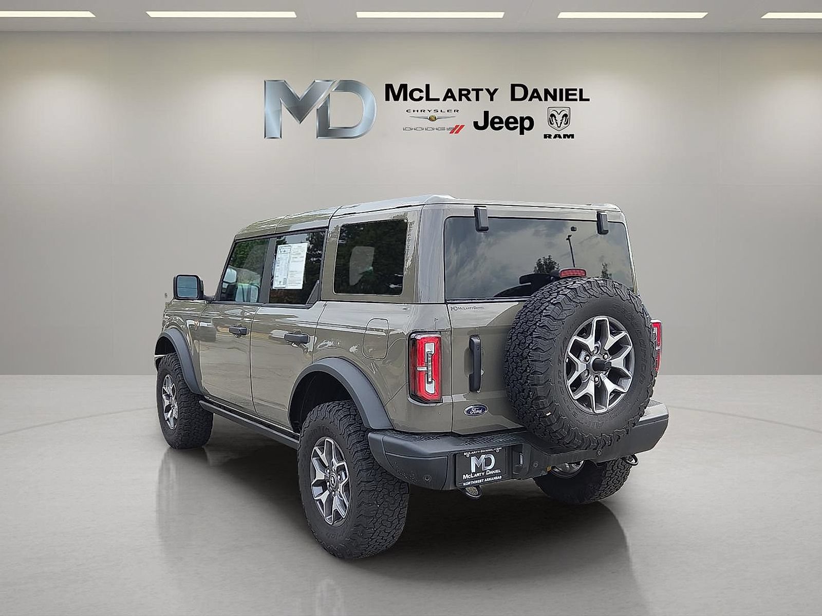 Used 2025 Ford Bronco Badlands AWD/4WD image 4