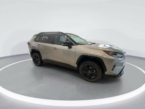 Used 2019 Toyota RAV4 XSE w/ XSE Weather Package AWD/4WD image 2