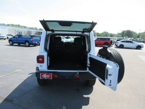 Used 2023 Jeep Wrangler Unlimited Sahara w/ LED Lighting Group AWD/4WD image 7