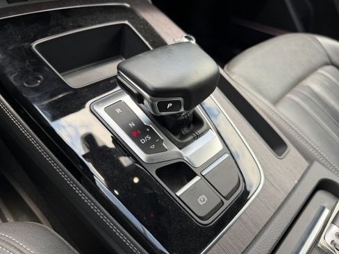 Used 2021 Audi Q5 2.0T Premium Plus w/ Premium Plus Package AWD/4WD image 9