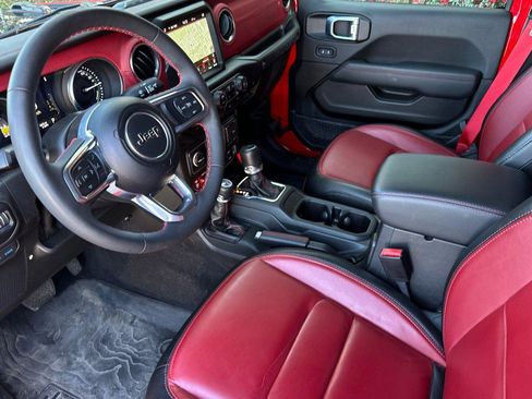 Used 2023 Jeep Wrangler Unlimited Rubicon 4xe image 9