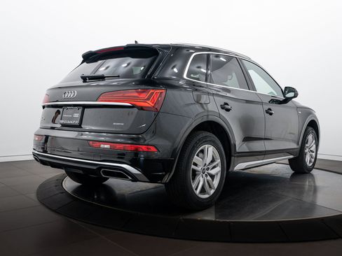 Certified 2023 Audi Q5 2.0T Premium w/ Convenience Package AWD/4WD image 4
