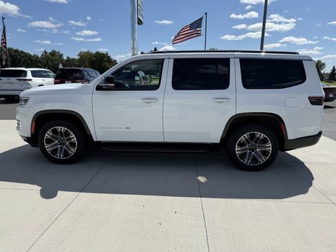 Used 2024 Jeep Wagoneer Series II image 5