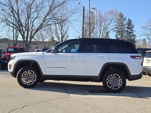 Used 2022 Jeep Grand Cherokee Trailhawk image 35