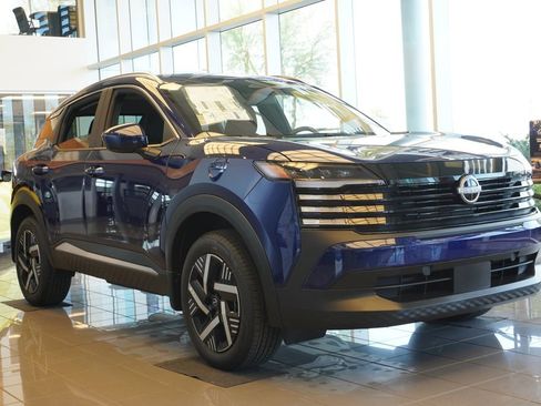 Used 2025 Nissan Kicks SV w/ SV Premium Package image 4