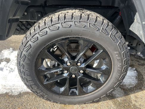 Used 2022 Jeep Gladiator Willys image 35