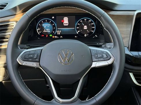 New 2026 Volkswagen Atlas SE image 9