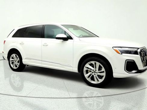 Used 2025 Audi Q7 3.0T Premium Plus AWD/4WD image 3