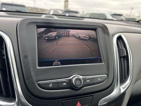 Used 2021 Chevrolet Equinox LT image 17