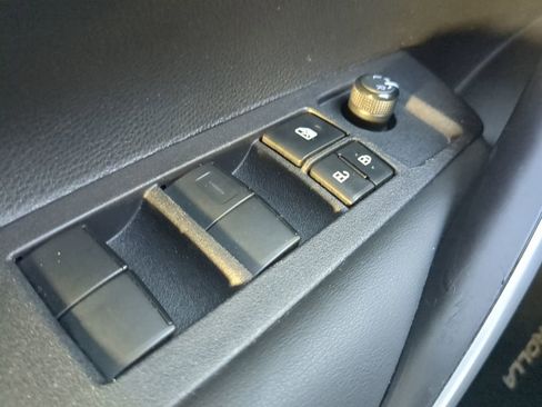 Used 2023 Toyota Corolla SE image 28