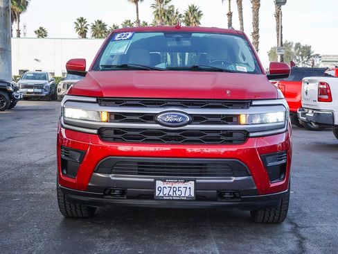 Used 2022 Ford Expedition XLT image 2