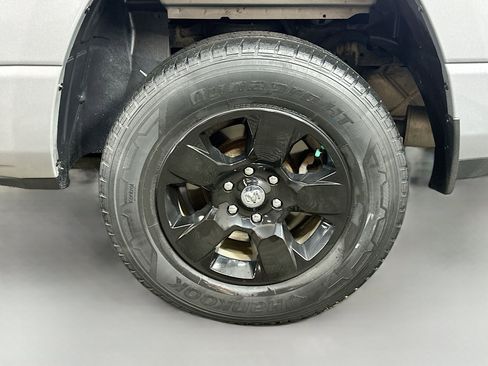 Used 2019 RAM 1500 Big Horn AWD/4WD image 28
