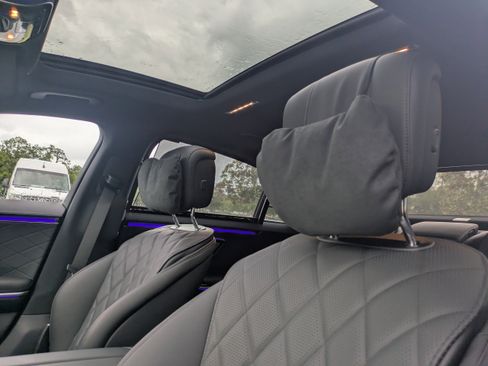 New 2025 Mercedes-Benz S 580 4MATIC Sedan image 4