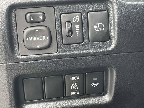 Used 2024 Toyota 4Runner TRD Off-Road Premium image 18