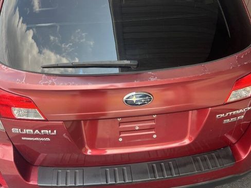 Used 2013 Subaru Outback 3.6R Limited w/ Moonroof Pkg AWD/4WD image 7