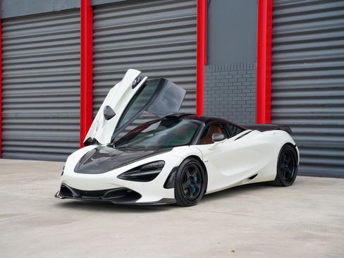 Used 2018 McLaren 720S Performance RWD image 1
