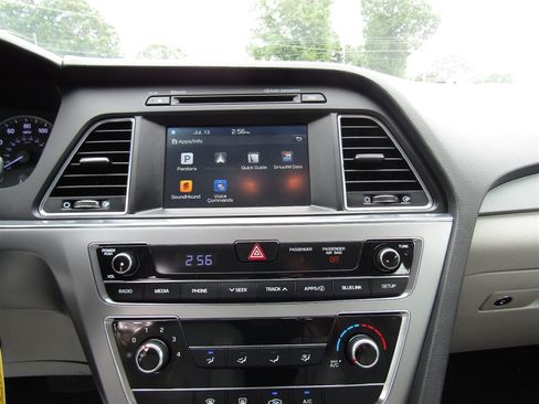 Used 2016 Hyundai Sonata SE FWD image 25