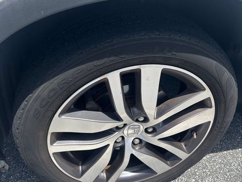 Used 2017 Honda Pilot Touring image 11