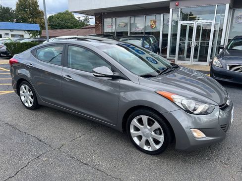 Used 2013 Hyundai Elantra Limited w/ Technology Pkg FWD image 4